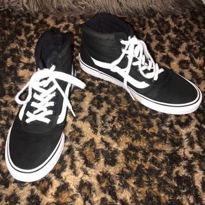 Black Sk8-Hi (High-Top) Vans